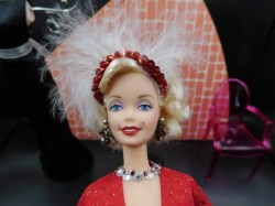marilyn red dress face